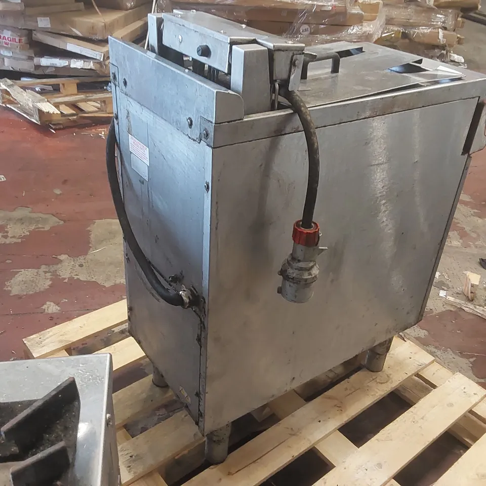 FALCON COMMERCIAL GAS DEEP FRYER