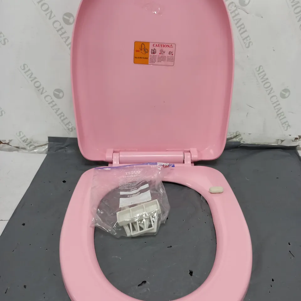 PINK FALL SLOW TOILET SEAT