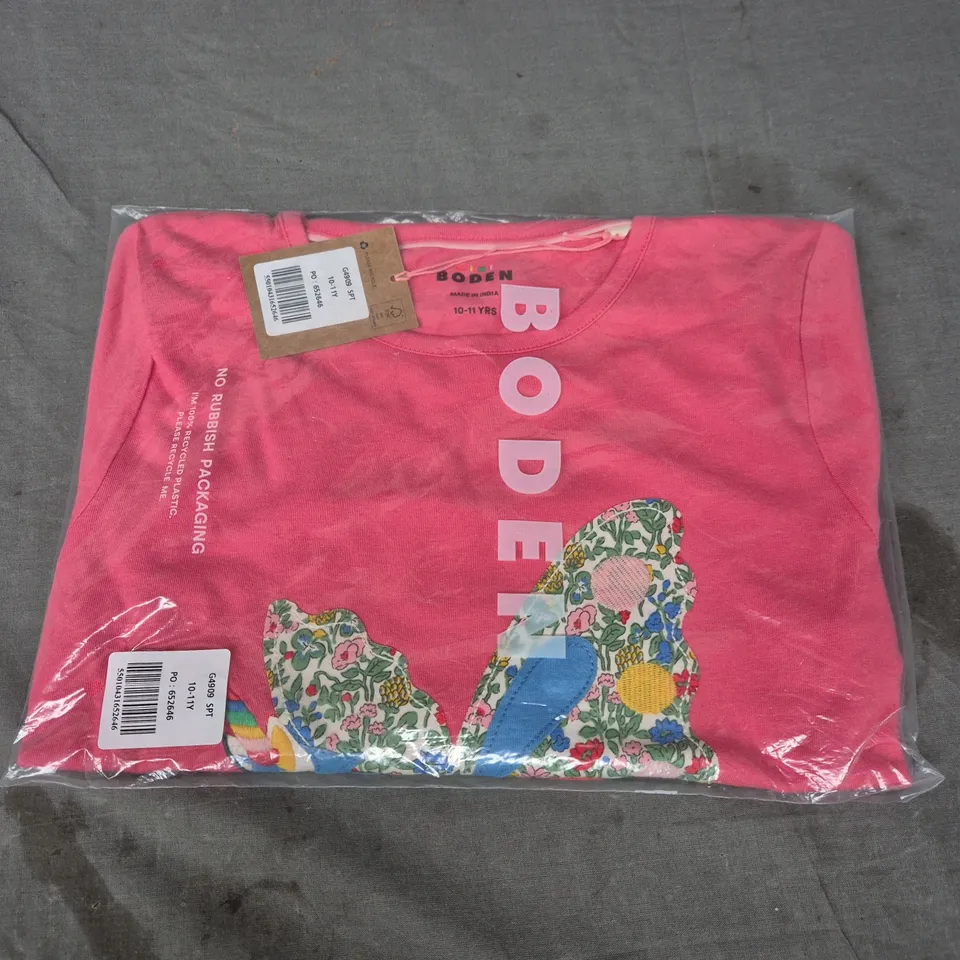 BODEN CHILDRENS PATTERNED T-SHIRT IN PINK - 10-11