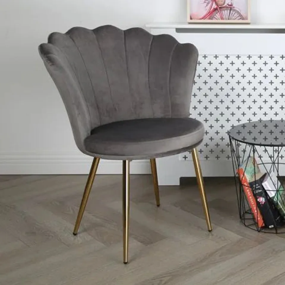 BOXED DAISY VELVET CHAIR WITH BACKREST