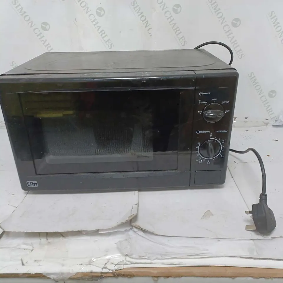 BOXED MORPHY RICHARDS CONVECTION MINI OVEN WITH ROTISSERIE 