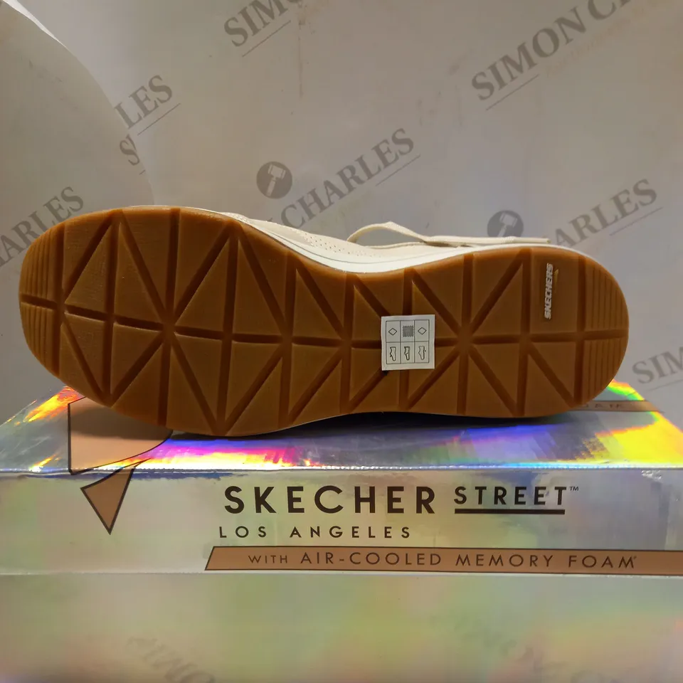 SKECHERS LA OFF WHITE SPORTS TRAINERS - SIZE 8