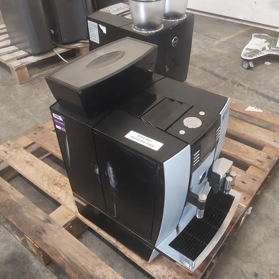 JURA GIGA COMMERCIAL COFFEE MACHINE