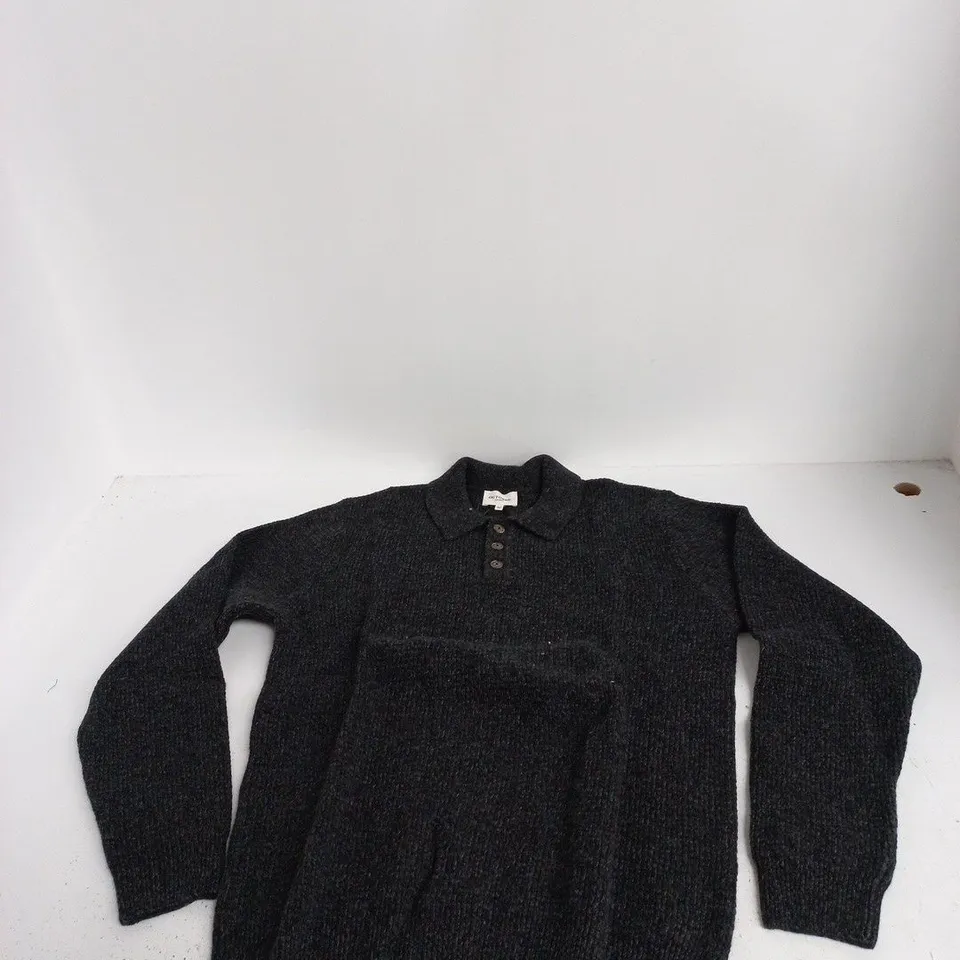 OCTOBRE EDITIONS DARK GREY KNITTED POLO JUMPER – SIZE XL (MEN'S)