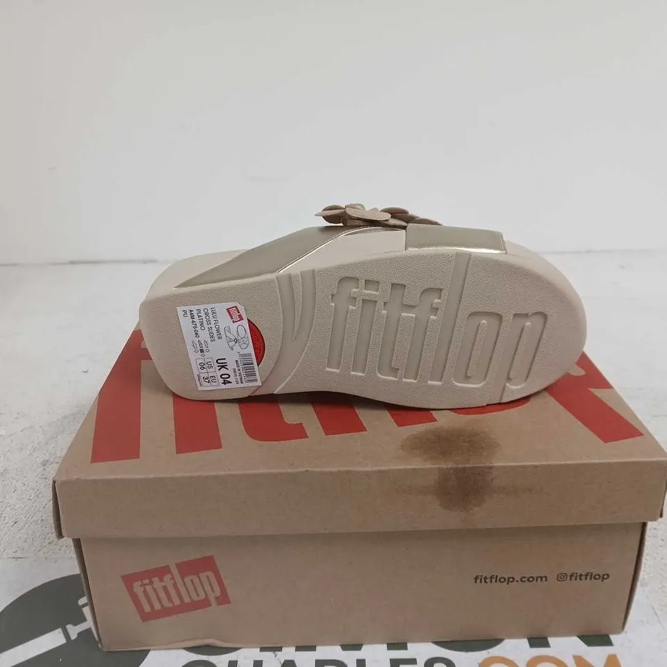 FITFLOP LULU FLOWER CROSS SLIDES PLATINO SIZE 4 BOXED