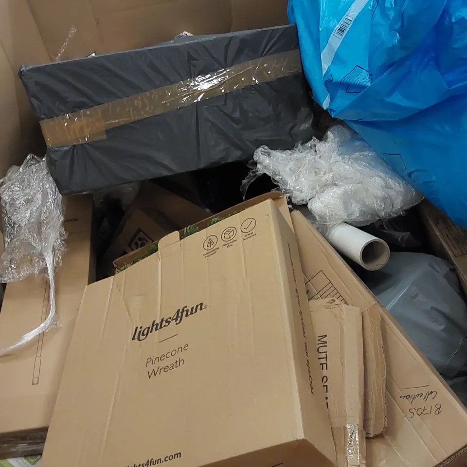 PALLET OF ASSORTED ITEMS INCLUDING: TV ARM MOUNT, MEMORY FOAM MATTRESS TOPPER, ELECTRIC BLANKET, FLOOR MOP, MENS JUMPER