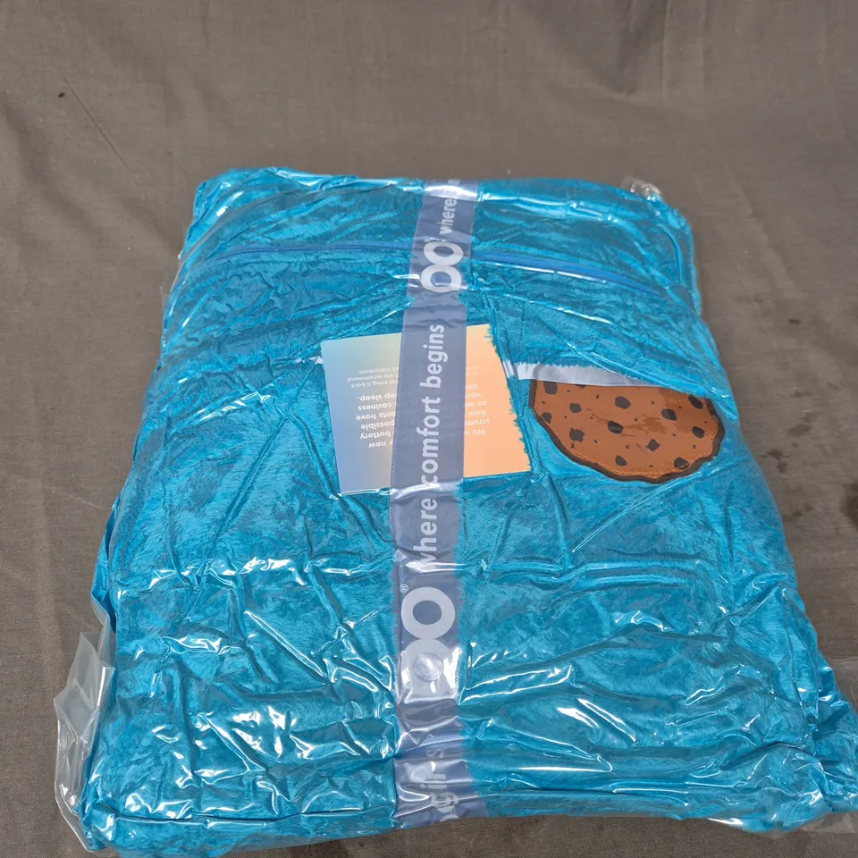 SEALED OODIE OVERSIZED HOODED BLANKET - COOKIE MONSTER