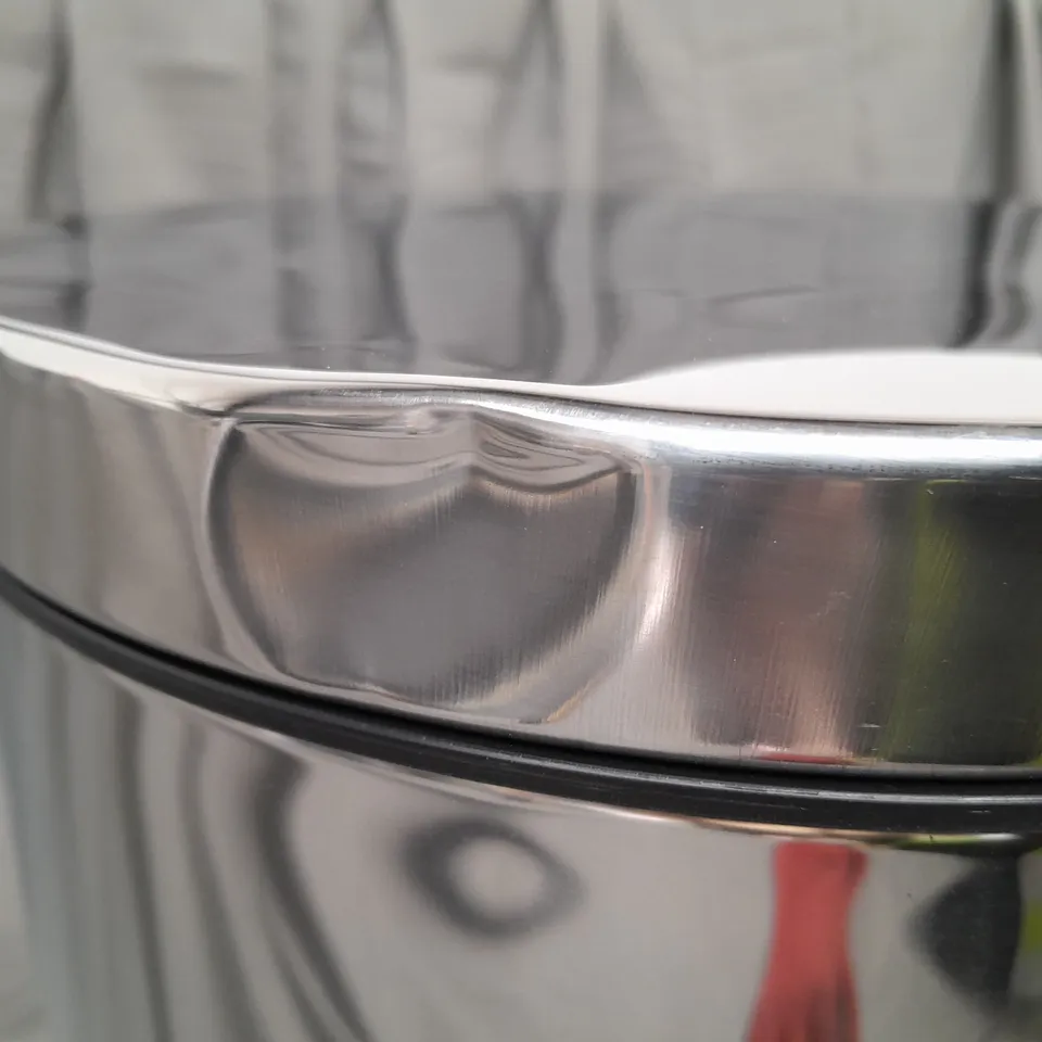 BOXED UNBRANDED BIN IN SILVER