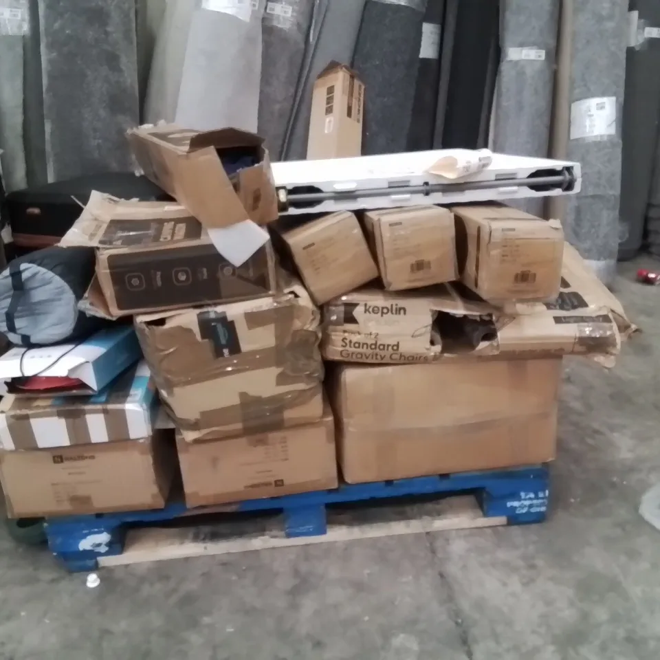 PALLET OF ASSORTED HOUSEHOLD GOODS AND PRODUCTS TO INCLUDE;SUN LOUNGERS,70L CAMPING WAGON,PARASOLS,KNEE PADS,SUITCASE 