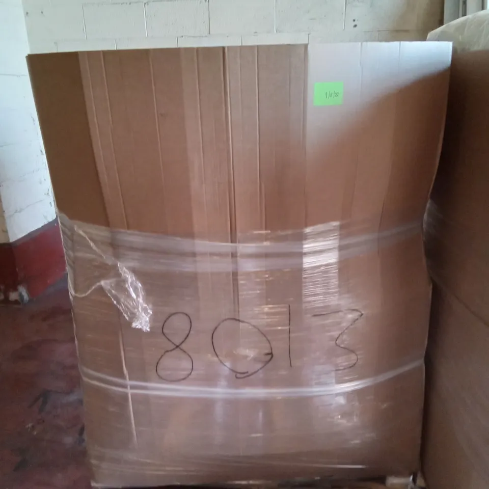 PALLET OF ASSORTED ITEMS INCLUDING ELVIROS MEMORY FOAM CERVICAL PILLOW, FLEXI HOSE, METERK HOSE, AMISGLASS, SOTOR LUMBAR SUPPORT PILLOW
