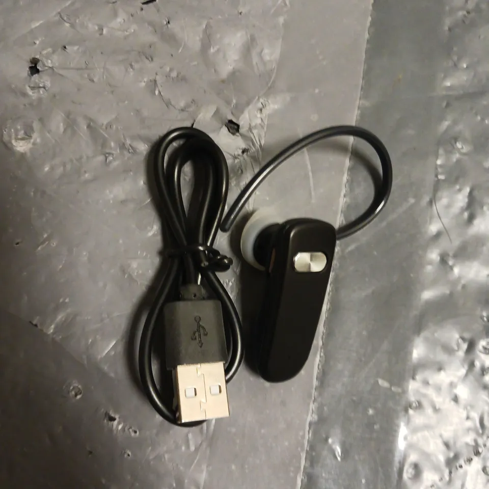 BOX OF APPROX. 100 PLUG N GO 260 BLUETOOTH HEADSET 