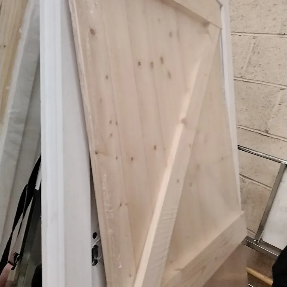 NORDIC SOFTWOOD LEDGED AND BRACED DOOR  1981X762X40MM