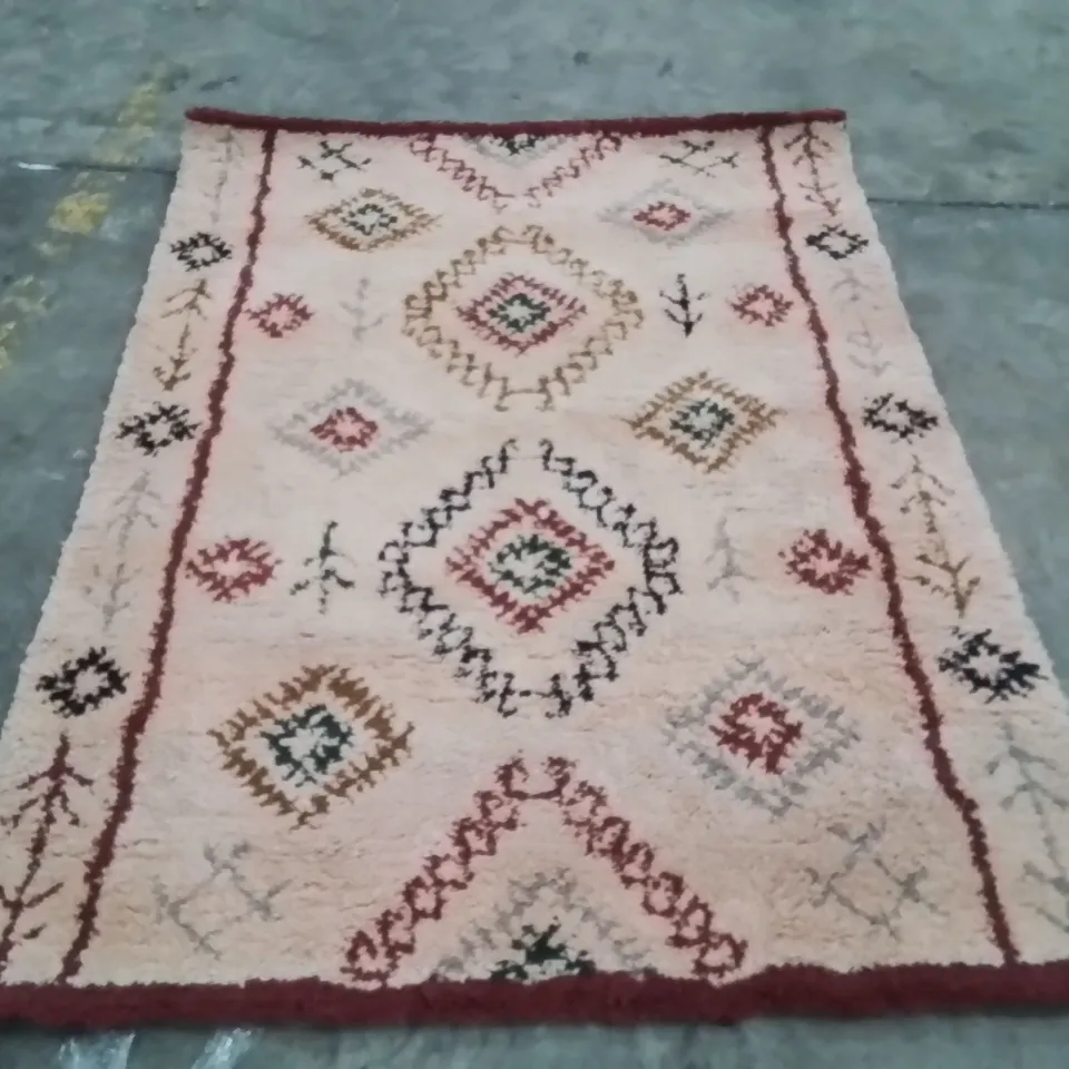 QUALITY DESIGNER AREA RUG - APPROXIMATELY 170X120CM