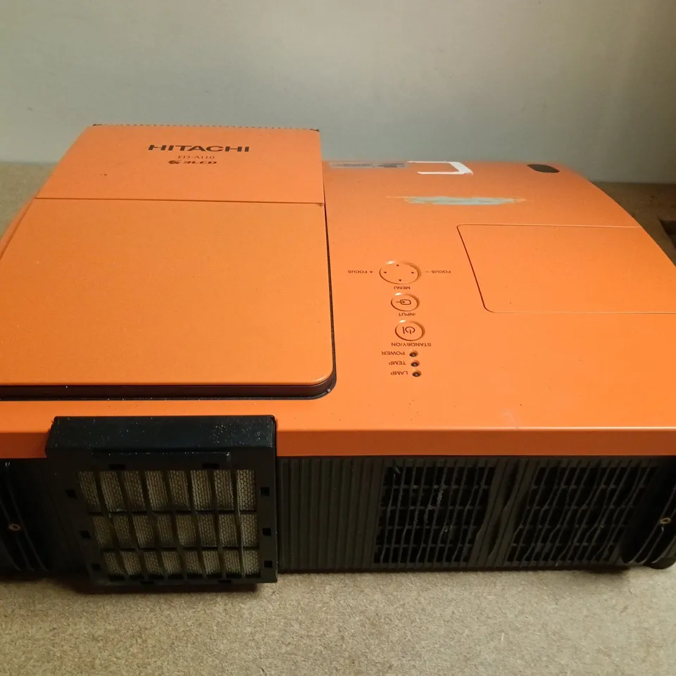 HITACHI ED-A110 LCD PROJECTOR