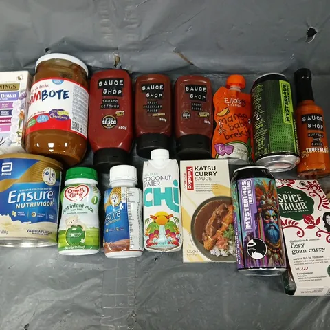 APPROXIMATELY 10 ASSORTED FOOD & DRINK ITEMS TO INCLUDE - SAUCE SHOP KETCHUP, CHIMBOTE, AND KATSU CURRY SAUCE - ETC.