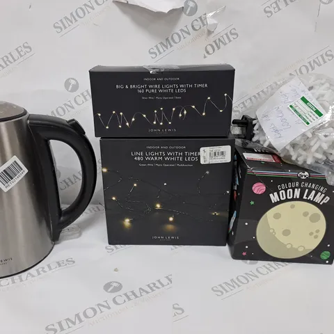 BOX OF APPROX 15 ASSORTED ITEMS TO INCLUDE - WIRE LIGHTS 160 LEDS - MOON LIGHT - LINE LIGHTS WITH TIMER ECT
