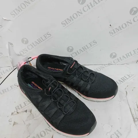 UNBOXED PAIR OF SKETCHERS GRATIS TRAINERS IN BLACK SIZE 8