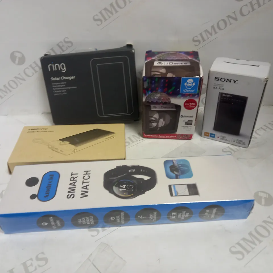 LOT OF APPROXIMATELY 15 ASSORTED ELECTRICAL ITEMS, TO INCLUDE RING SOLAR CHARGER, MINI RADIO, SMART WATCH, ETC