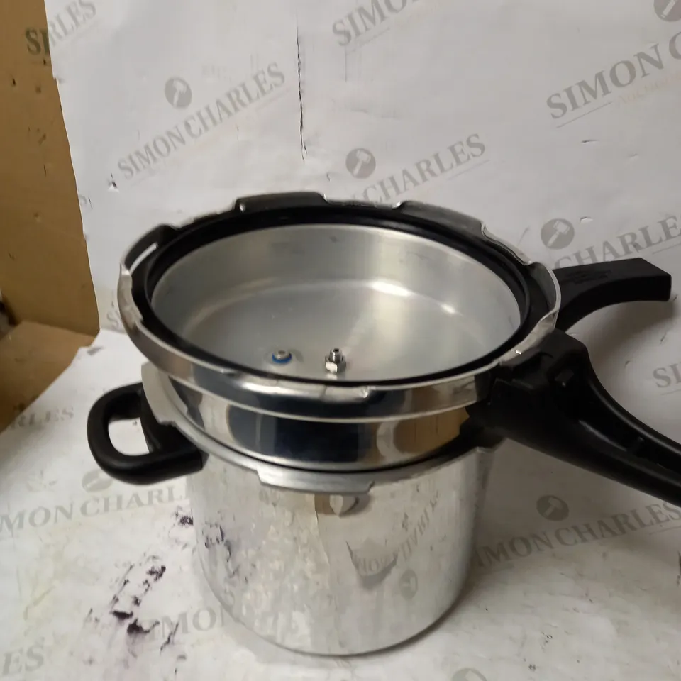 PRESTIGE HIGH DOME PRESSURE COOKER