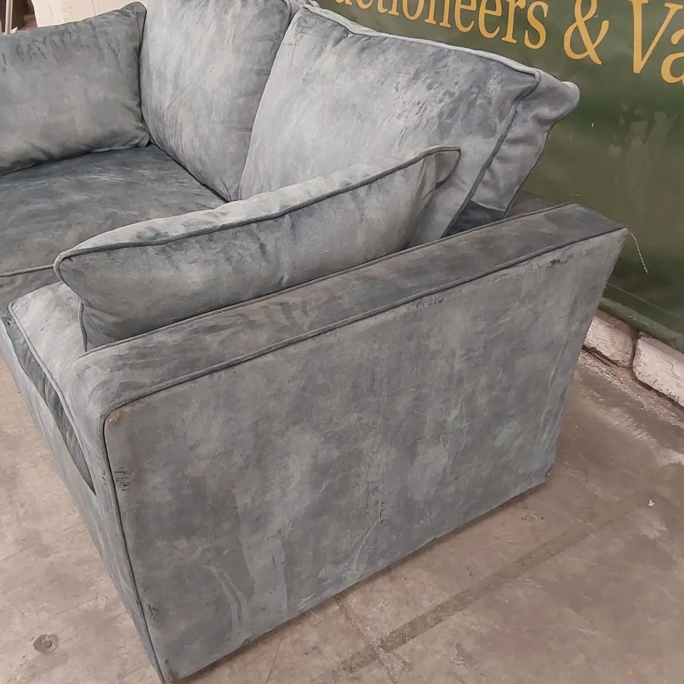 QUALITY DESIGNER AMESBURY LOVE SEAT SOFA BED WITH 2 SIDE CUSHIONS - JADE VELVET