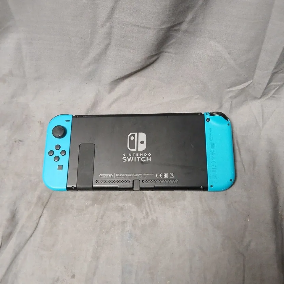 NINTENDO SWITCH CONSOLE WITH NEON BLUE JOY-CONS (HANDHELD)