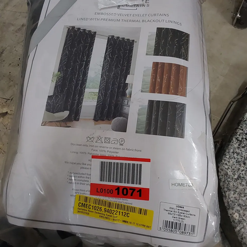 PACKAGED SANTANNA ROOM DARKENING EYELET CURTAINS 