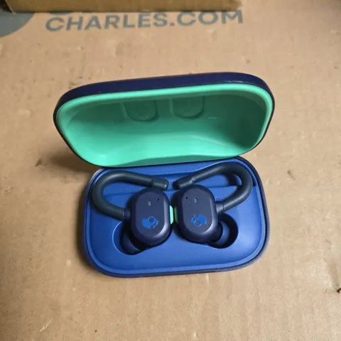 SKULLCANDY WIRELESS EARBUDS WITH CHARGING CASE – BLUE /GREEN 