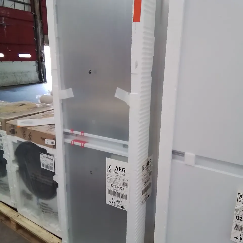 AEG 6000 SERIES OSC6T185ES FULLY INTEGRATED 50/50 FRIDGE FREEZER FROST FREE WITH SLIDING HINGE - E RATED RRP £584