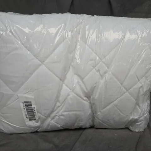 SET OF 4 MATTRESS PROTECTORS FOR SUPER KING IN WHITE 