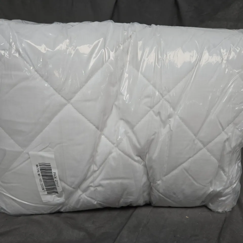 SET OF 4 MATTRESS PROTECTORS FOR SUPER KING IN WHITE 