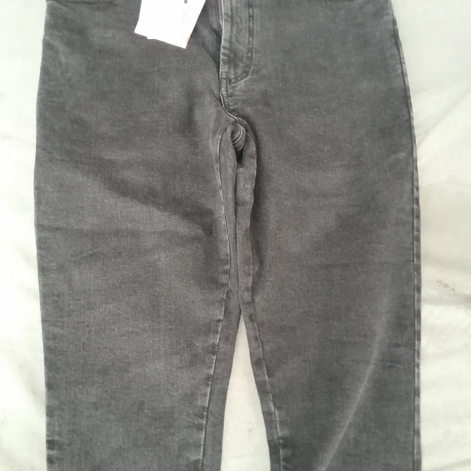 LUCY & YAK JEANS IN WASHED BLACK SIZE 10R