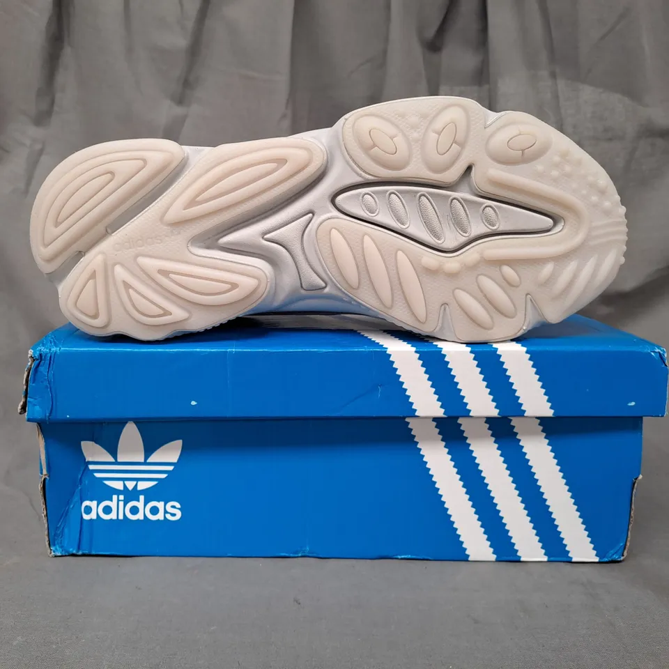 BOXED PAIR OF ADIDAS OZWEEGO SHOES IN GREY UK SIZE 9