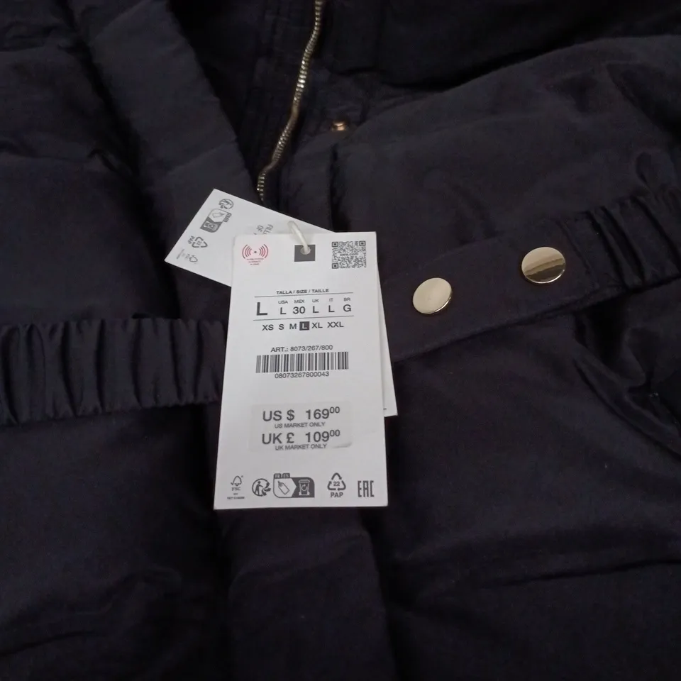ZARA WOMEN'S BLACK PADDED COAT WITH BELT AND FUR-TRIM HOOD – SIZE L