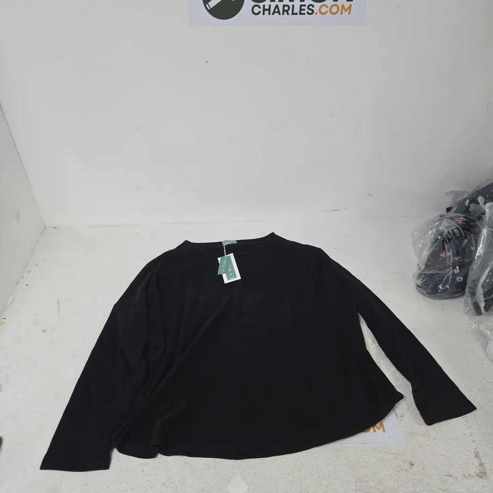 BOX OF APPROXIMATELY 30 ASSORTED CLOTHING ITEMS TO INCLUDE: LA MAREY BLACK FLLECE TOP 