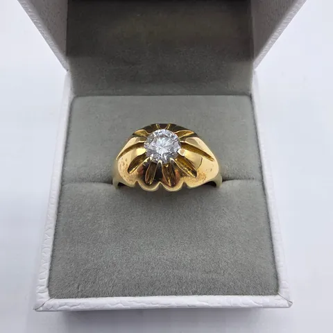18CT YELLOW GOLD GENTS RING SET WITH A NATURAL DIAMOND WEIGHING +-1.00CT