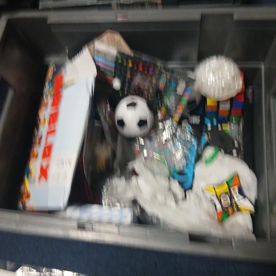 LARGE QUANTITY OF ASSORTED TOYS AND ACCESSORIES TO INCLUDE;GLITTER MARKERS, THEORY TEST THE ORIGINAL PASS KIT, HOTWHEELS CARS AND GLOW BRACELETS