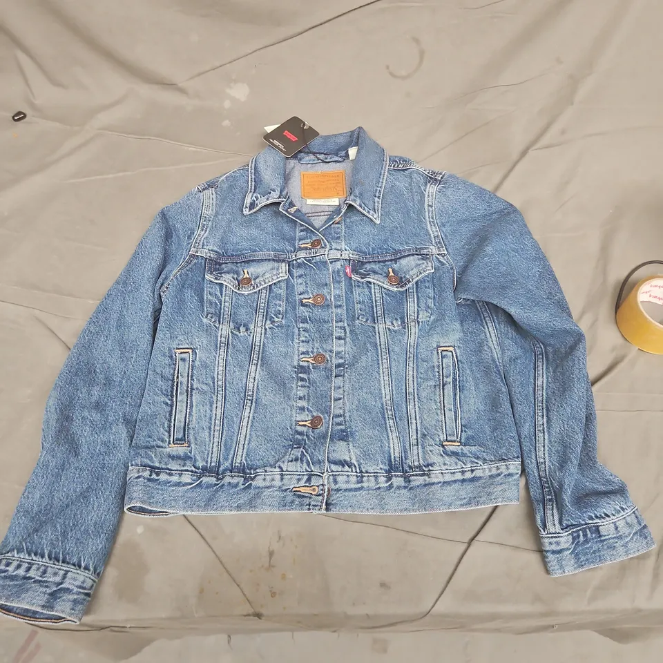 LEVI'S ORIGINAL TRUCKER JACKET – SIZE M (LEVI'S PREMIUM)