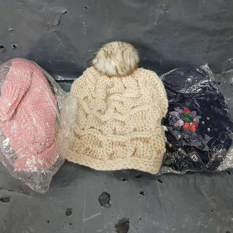 APPROXIMATELY 15 ASSORTED BEANIE HATS IN VARIOUS DESIGNS - COLLECTION ONLY 