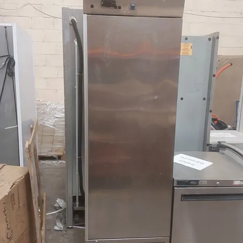 GRAM K 425 COMMERCIAL UPRIGHT REFRIGERATOR