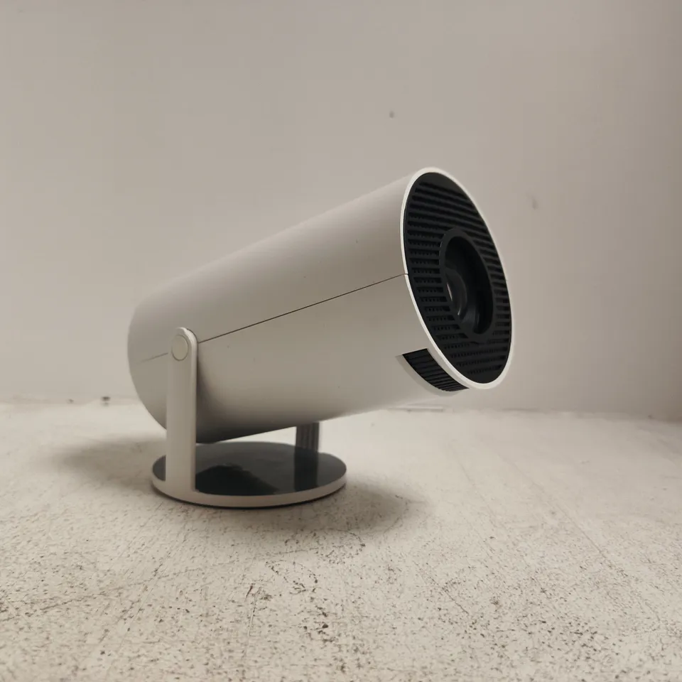 BOXED ULTRA HD PROJECTOR