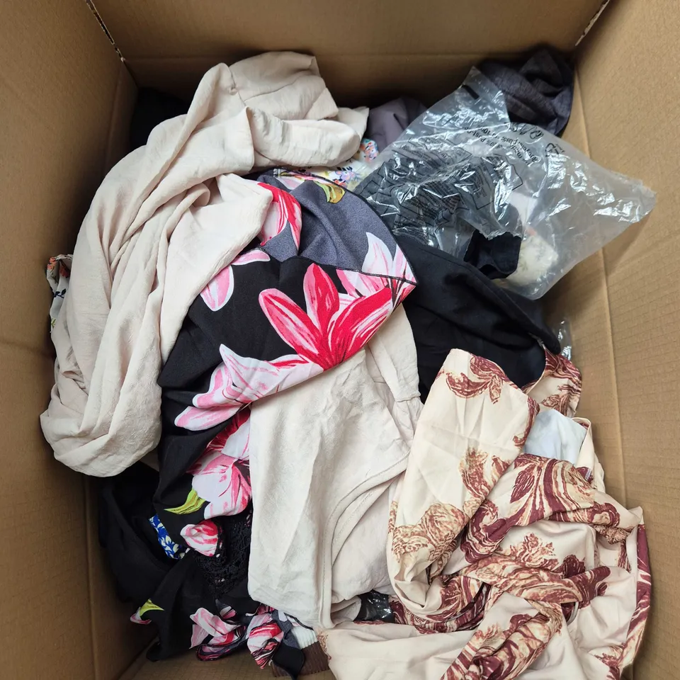LARGE BOX OF APPROXIMATELY 25 ASSORTED CLOTHING ITEMS IN VARIOUS COLOURS, STYLES AND SIZES - COLLECTION ONLY