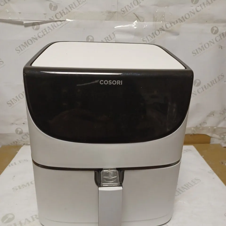 COSORI AIR FRYER 1700W MAX XXL 5.5L DIGITAL TOUCHSCREEN - WHITE