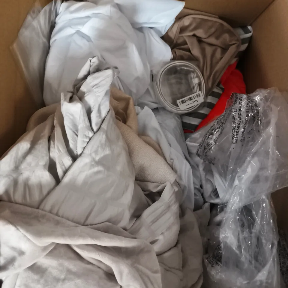 APPROXIMATELY 20 ASSORTED CLOTHING PRODUCTS IN VARIOUS SIZES TO INCLUDE TROUSERS, TOPS, JOGGERS ETC