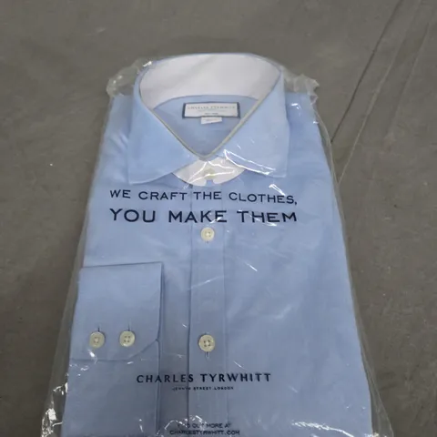 BAGGED CHARLES TYRWHITT BUTTONED SHIRT SIZE 42/91CM