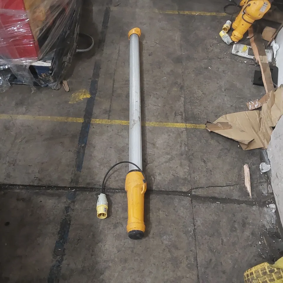 DEFENDER UPRIGHT LED STICK LIGHT