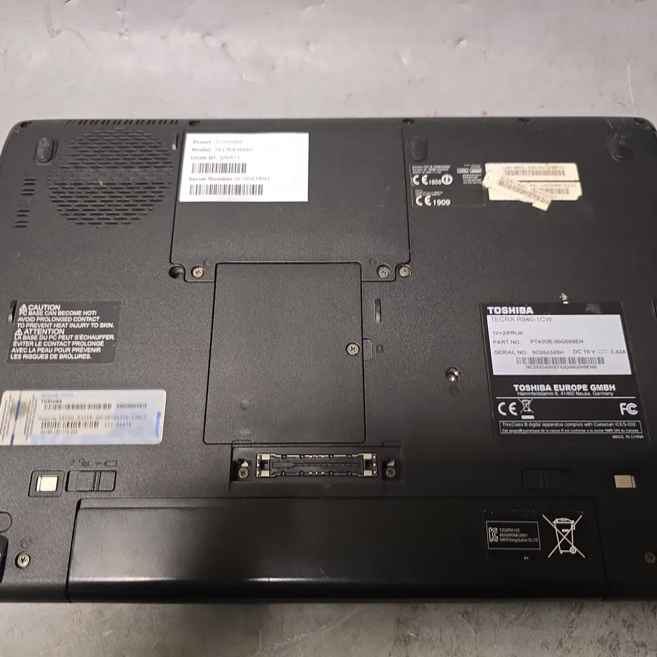 TOSHIBA TECRA R940 LAPTOP 
