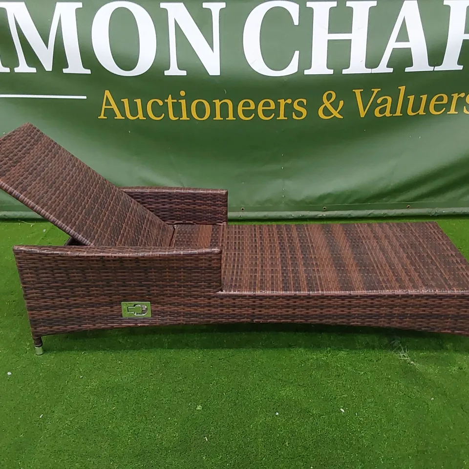 DESIGNER MANUAL ADJUSTABLE SUNLOUNGER IN CHOCOLATE MIX RATTAN 