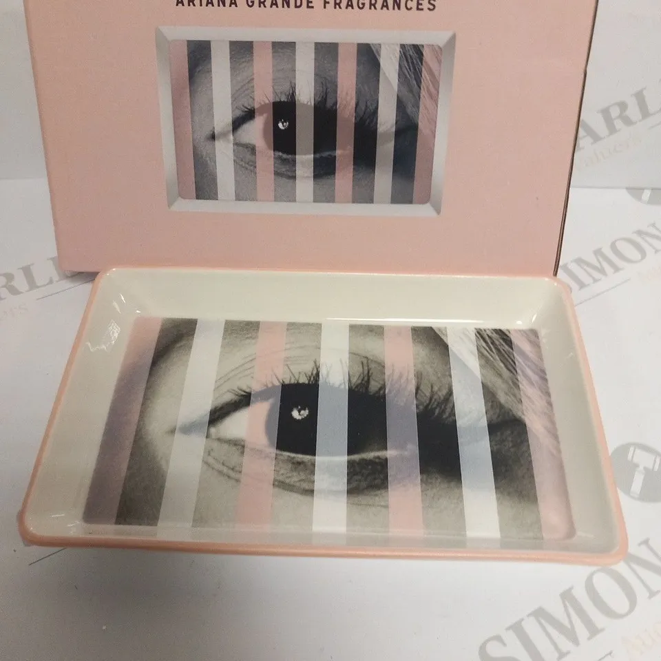 BOXED ARIANA GRANDE COSMETICS TRAY
