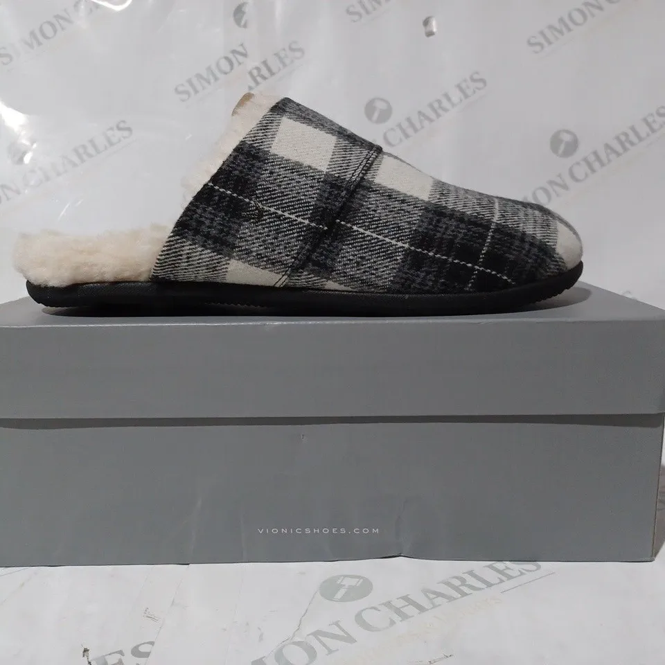 BOXED PAIR OF VIONIC SLIPPERS IN BLACK UK SIZE 10