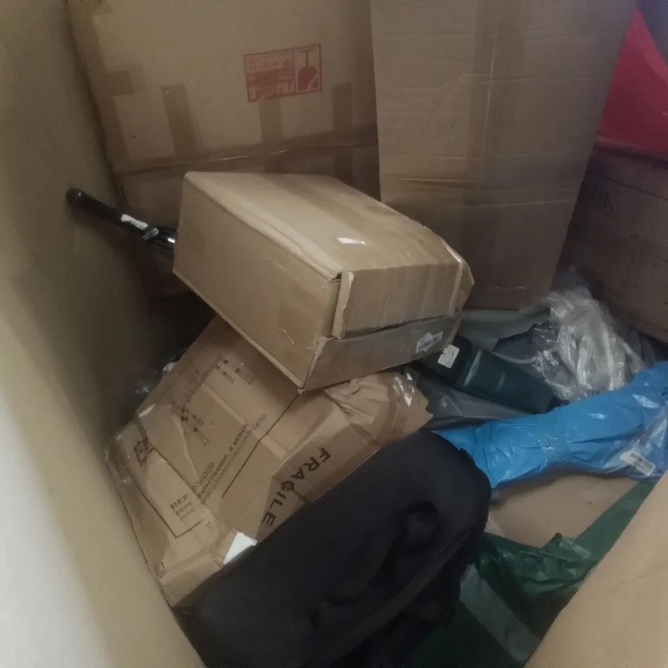 PALLET OF ASSORTED ITEMS INCLUDING EXOFCER OFFICE CHAIR, CAMP INDOOR PLAYHOUSE, FITBEAST PULL UP BAR, KMINA RECTANGULAR STOOL, ELECTRIC HEDGE TRIMMER